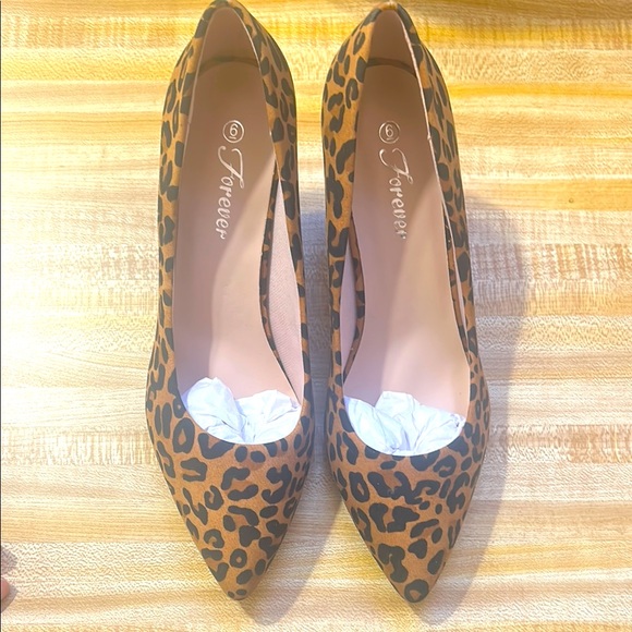 Flawed Leopard Print Women's Heels Sz 6 - Picture 5 of 5
